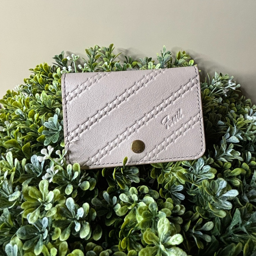 Fossil Quilted Card Holder in Soft Gray